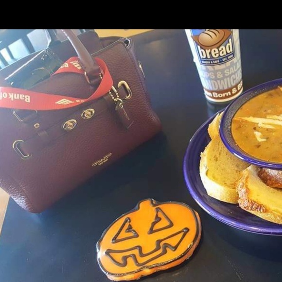 Coach Leather mini Swagger Burgundy - Picture 4 of 7